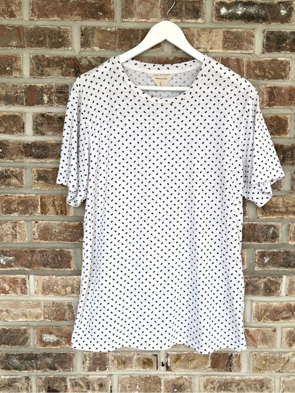 rag & bone Men’s White and Black Printed Crewneck 100% Cotton  T-Shirt Large